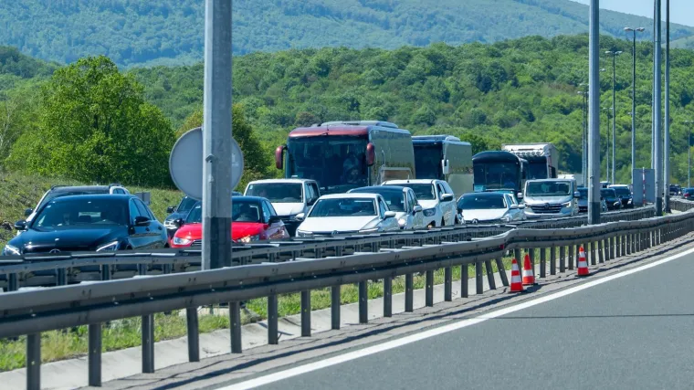 Prometna nesreća na A1: Vozi se po dvije trake, stvaraju se gužve