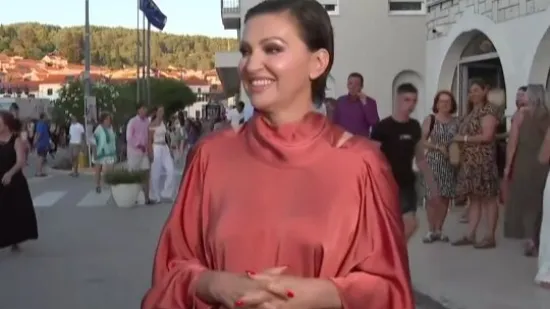 Nina Badrić zablistala u Veloj Luci: 'Uvijek se vraćamo Oliveru', poručila je u emotivnoj objavi