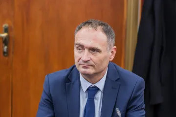 Detalji napada na gradonačelnika Visa: Udario ga &scaron;akom u glavu i kacigom po tijelu