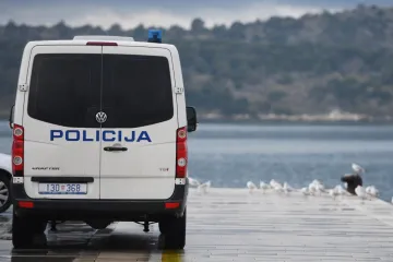 Ukrajinac se tukao s trojicom Francuza pred klubom, jednog udario razbijenom bocom