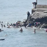 Drama na granici: Tisuće migranata masovno ulazi s mora, &scaron;ire se snimke