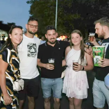 Najljep&scaron;a lica Porcijunkulova? Pogledajte tko je zablistao u prvim redovima Grdovićeva koncerta