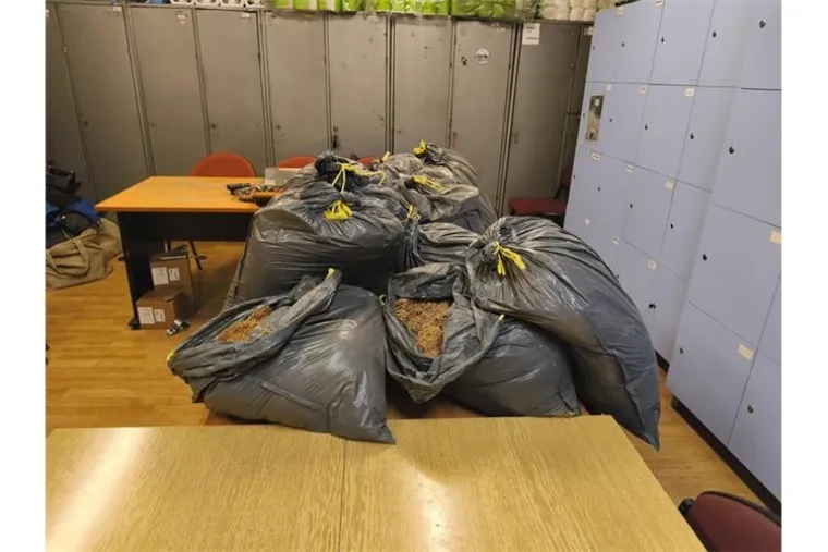 Zaustavili ih s 80 kg duhana, a onda su im pretražili kuće: Pogledajte &scaron;to su tamo na&scaron;li