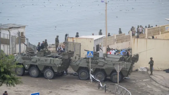 U Ceuti oko 49 tisuća migranata: Vojska na cesti, &Scaron;panjolska oporba na nogama