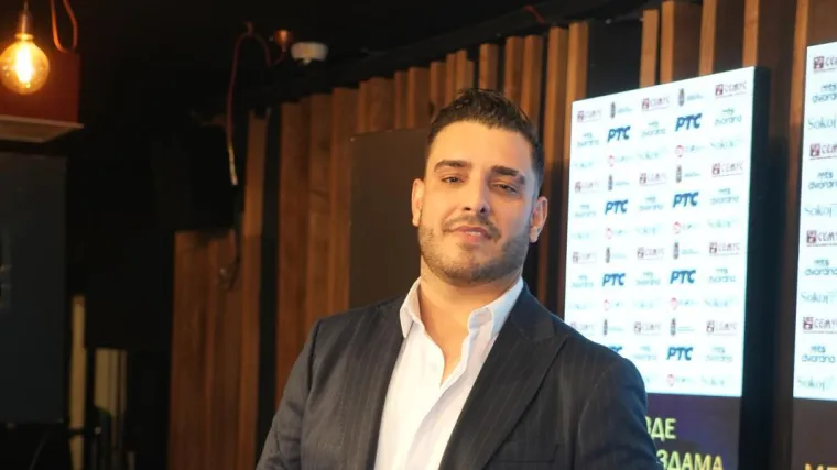 Darko Lazić teturao tijekom nastupao u Trogiru pa tvrdi: 'Pjevao sam i nisu mi platili'