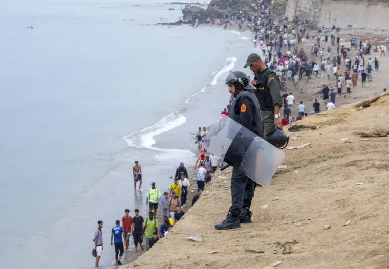 Ogroman val migranata izbezumio cijelu Europu, ali Ceuta je u Africi! U ovome je kvaka