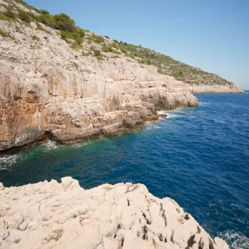 Odisejeva &scaron;pilja na Mljetu: Legenda o zarobljenom junaku, prirodni fenomen i izgubljeno stani&scaron;te