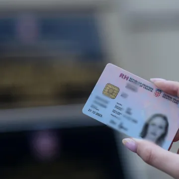 Vi&scaron;e od 13.000 ljudi u Hrvatskoj ima osobnu koja od ponedjeljka ne vrijedi! Kazne idu do 590 &euro;