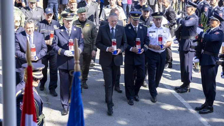 Dalj se poklonio poginulim braniteljima: Božinović poslao snažnu poruku mladima