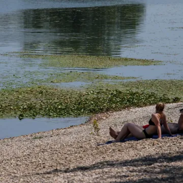Na ovim mjestima na Jarunu ne bi trebali kupati: Ukinut im je status služenih kupali&scaron;ta