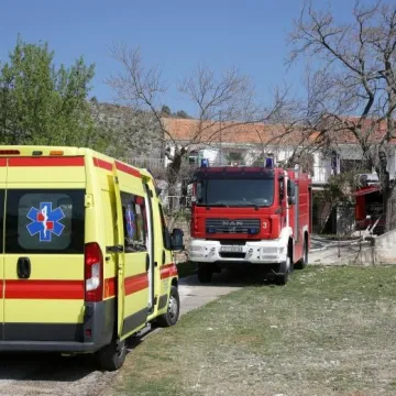 Vatra progutala prizemlje kuće: Mu&scaron;karac (51) zavr&scaron;io u bolnici