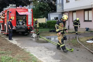 Nezadovoljni smje&scaron;tajem zapalili vrata prihvatili&scaron;ta u Novom Zagrebu: Uhićena dvojica