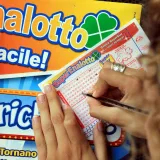 Osvojio 220 milijuna pa preminuo: Supruga osim nasljedstva dobila i bizarnu obavezu