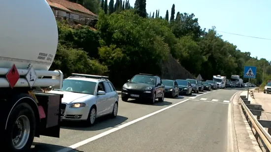 Sve teža situacija na jugu Hrvatske: 'Stojimo tri, četiri sata ni za &scaron;to'