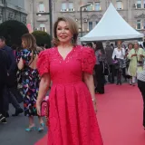 Glamur i neiscrpna energija i u 75. godini: Pogledajte najbolja izdanja žene koja prkosi godina