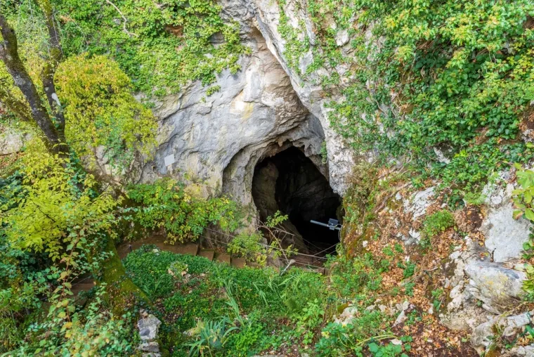 Pobjegnite od žege u fascinantnu &scaron;pilju: Glavna atrakcija nalazi se iza uskog hodnika