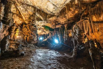 Pobjegnite od žege u fascinantnu &scaron;pilju: Glavna atrakcija nalazi se iza uskog hodnika
