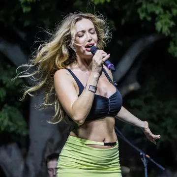 Lidija Bačić zapalila Zaton: Fotografije otkrile &scaron;to se događalo tik uz pozornicu