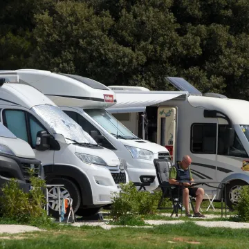 Skuplji smo i od &Scaron;vicaraca! Turista manje u kampovima, ali u ovoj oazi noćenje je osam eura