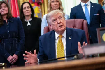 Neočekivan potez Trumpa! Kritičari upozoravaju: 'Otvara prostor za jačanje Kine i Rusije'