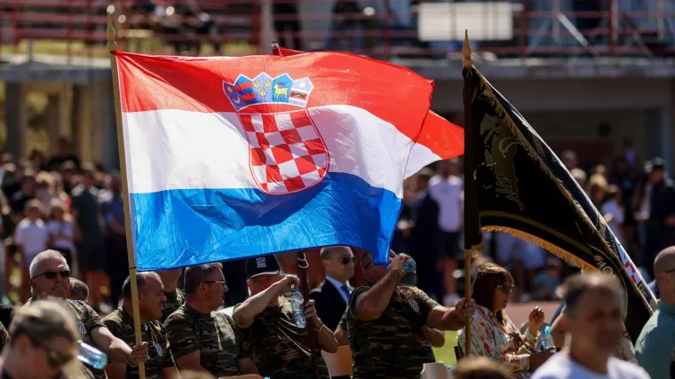 Gradovi diljem Hrvatske odaju počast herojima Domovinskog rata