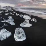 Ova plaža mami crnim pijeskom i 'dijamantima': Pruža prizore koje je nemoguće zaboraviti