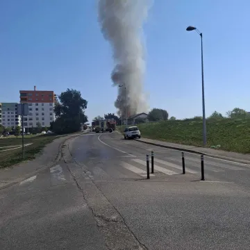 Požar u zagrebačkom naselju: Zapalila se kuća na nasipu