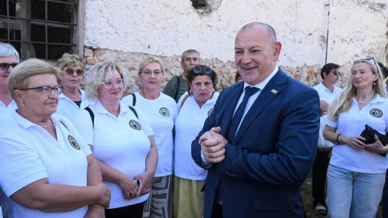 Ministar Medved otkrio spomenik braniteljima: 'Hrvatska se nikada neće ispričavati za Oluju'