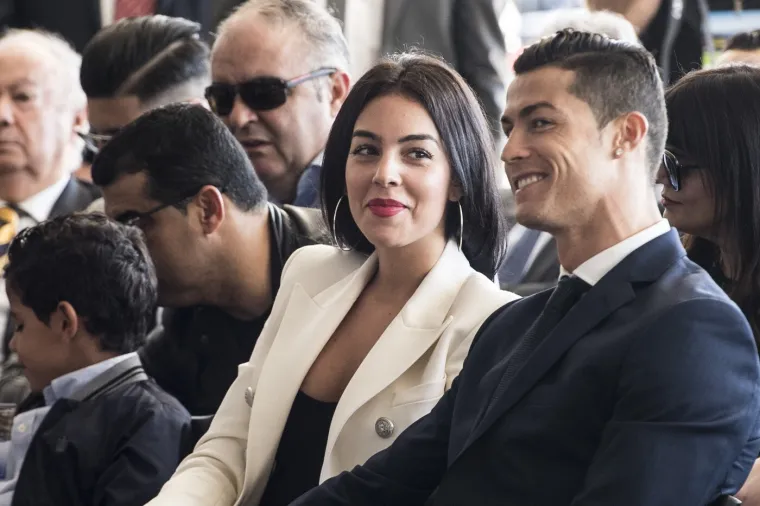 Suočena s kritikama zbog izgleda, Georgina prekinula &scaron;utnju: Evo &scaron;to joj je rekao Ronaldo
