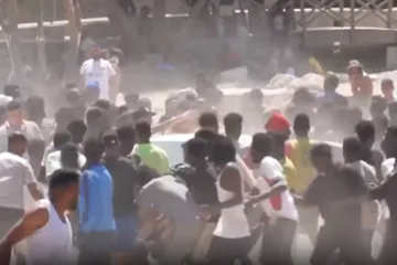 Humanitarna kriza u Ceuti traje već pet dana: Migranti se bore za hranu i vodu