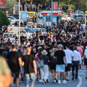Pogledajte atmosferu u &Scaron;ibeniku uoči Thompsonova koncerta: Stvaraju se gužve