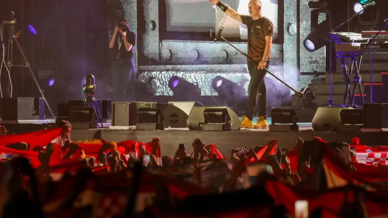 Thompson koncert u &Scaron;ibeniku započeo hitom: 'S pjesmama koje su nas pratile u ratu počinjemo'