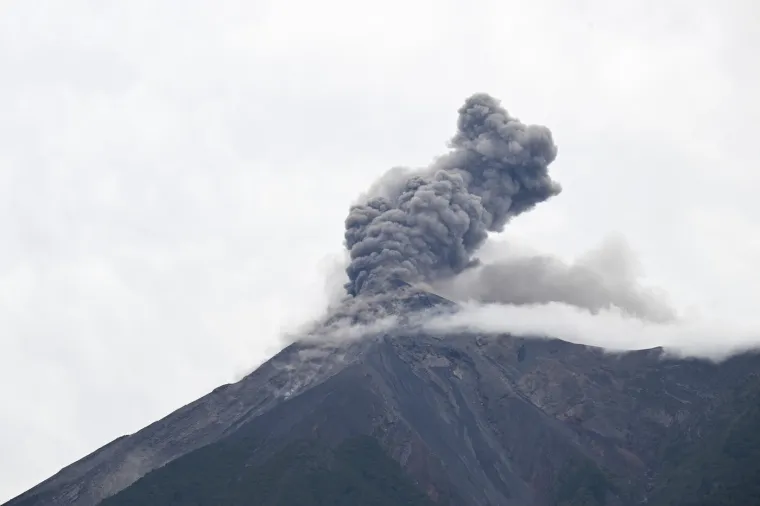Crveni alarm zbog erupcije vulkana: U opasnosti od lave i pepela 1,6 milijuna ljudi
