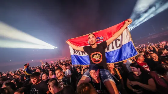 Krcat &Scaron;ubićevac, baklje, vatromet i gromoglasno pjevanje: Ovako je bilo na koncertu Thompsona