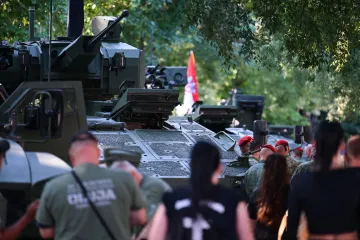 Ovako izgleda Knin danas: Grad ispunile zastave, branitelji i tisuće posjetitelja