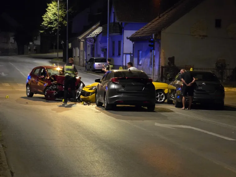 Dijete među ozlijeđenima u Požegi: Sudarila se četiri auta, pogledajte prizore