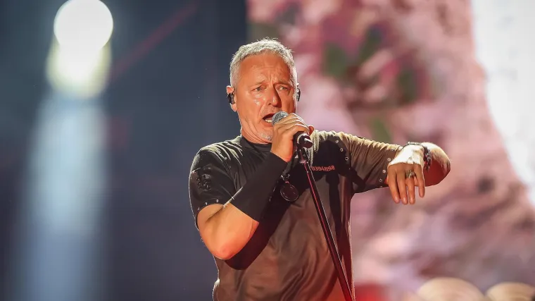 Thompson prekinuo nastup zbog dramatične situacije: 'Zovite hitnu. Pozlilo mu je'