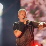 Thompson prekinuo nastup zbog dramatične situacije: 'Zovite hitnu. Pozlilo mu je'