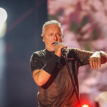 Thompson prekinuo nastup zbog dramatične situacije: 'Zovite hitnu. Pozlilo mu je'