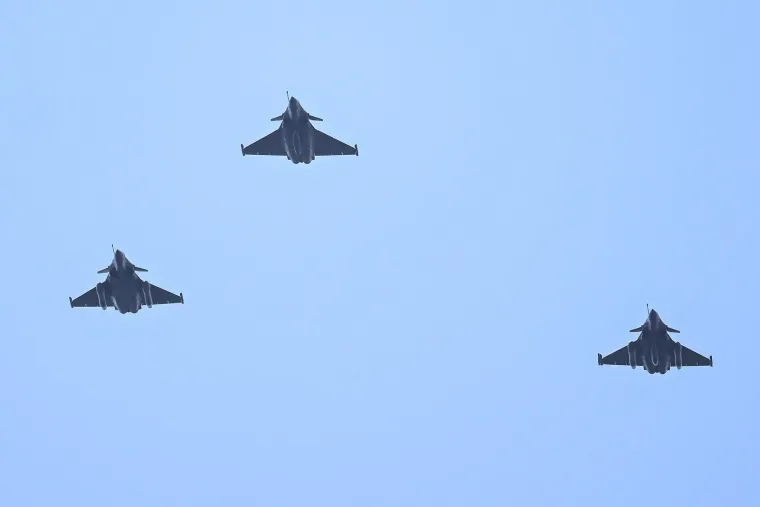 Knin obilježio 31 godinu od Oluje: Rafalei parali nebo, na tvrđavi zavijorila zastava