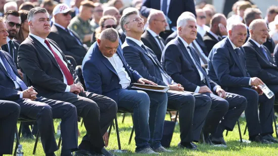 Pogledajte susret Milanovića i Plenkovića: Nisu se ni rukovali? Evo tko sjedi između njih