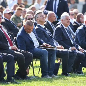Pogledajte susret Milanovića i Plenkovića: Nisu se ni rukovali? Evo tko sjedi između njih