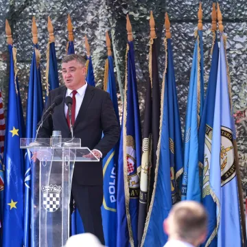 Milanović spomenuo Srbiju, Rafale i NATO: 'Moramo se zapitati koliko je to po&scaron;tena igra'