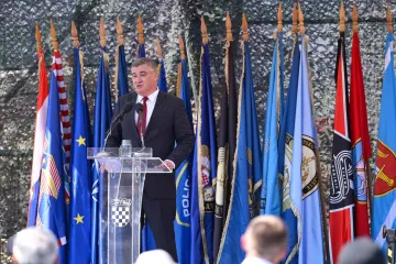Milanović spomenuo Srbiju, Rafale i NATO: 'Moramo se zapitati koliko je to po&scaron;tena igra'