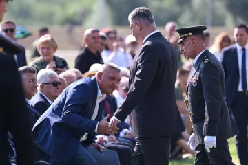 Čovjek koji je sjedio između Milanovića i Plenkovića ima poruku za 'hu&scaron;kače' iz Srbije