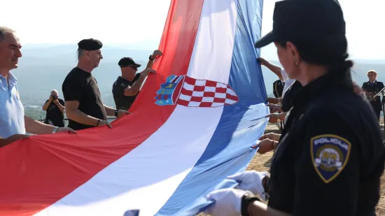 Hrvati se prisjetili 'Oluje' i oslobođenja Knina: 'Bili smo u podrumu, nisam znala gdje mi je tata'
