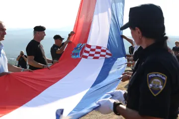 Hrvati se prisjetili 'Oluje' i oslobođenja Knina: 'Bili smo u podrumu, nisam znala gdje mi je tata'