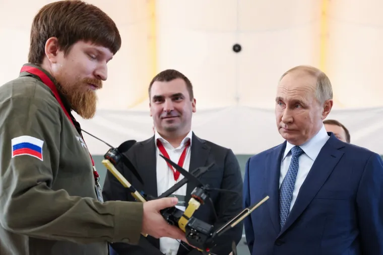 Raznesen Mercedes proizvođača Putinovih 'Vampira', liječnici se bore za njegov život