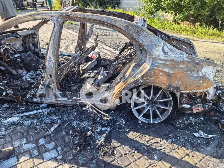 Raznesen Mercedes proizvođača Putinovih 'Vampira', liječnici se bore za njegov život