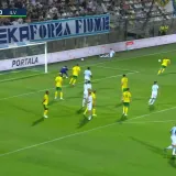 Auf, ovo bi bilo prelijepo! Pazite kako je adut rijeke uzdrmao vratnicu